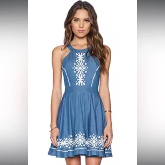 LOVERS + FRIENDS Hazel Mini Dress Floral Embroidered Blue Lagoon Chambray - Picture 9 of 9